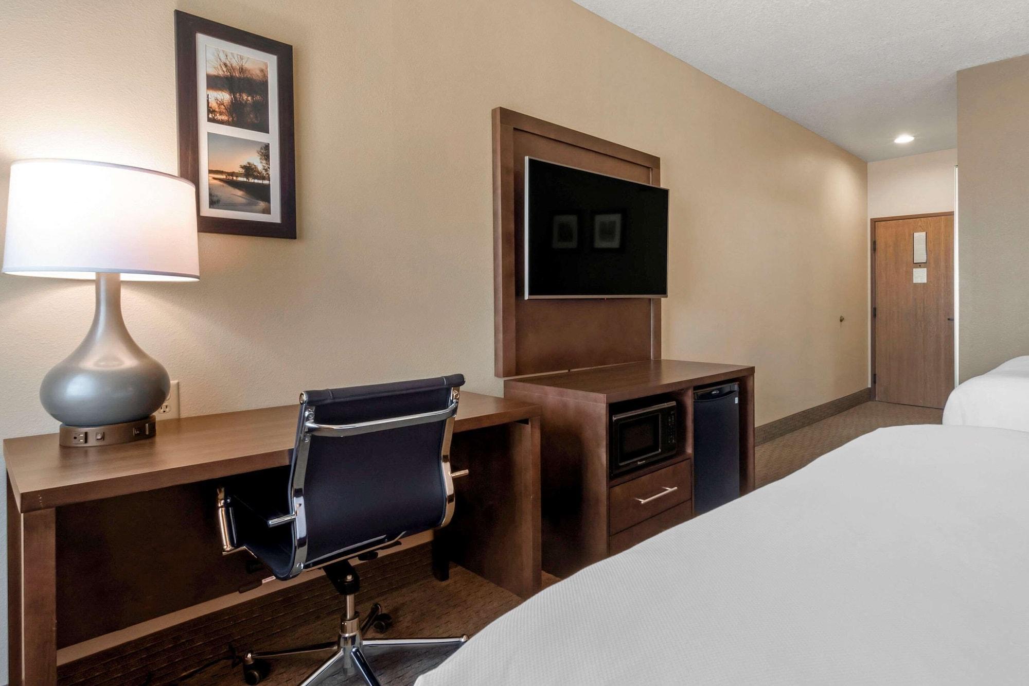 Comfort Inn & Suites Macon Exterior photo